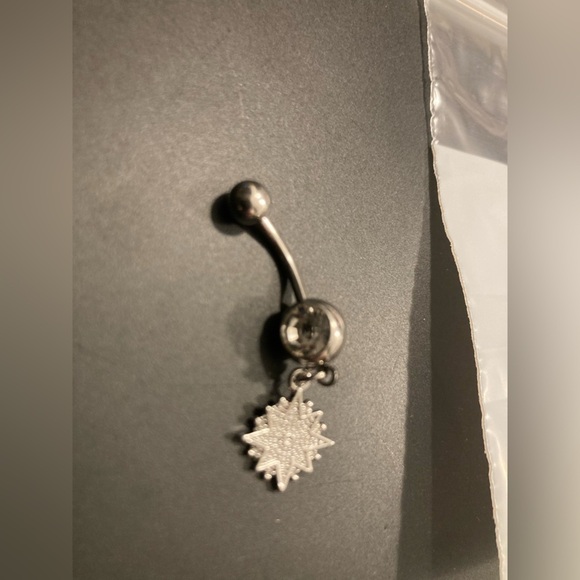 Belly button ring. Dangle style.NWOT. See pictures for design details - Picture 2 of 3